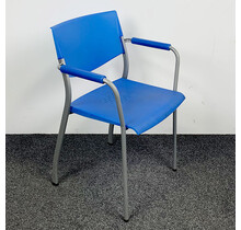 Ahrend Stoel met Armleggers - Blauwe Kunststof Zitting