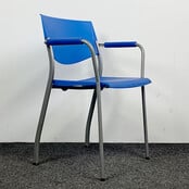 Ahrend Stoel met Armleggers - Blauwe Kunststof Zitting
