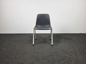 Grijze Stapelbare Kuipstoel - Kunststof Zitting