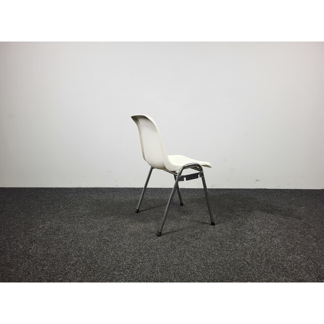 Witte Stapelbare Kuipstoel - Kunststof Zitting