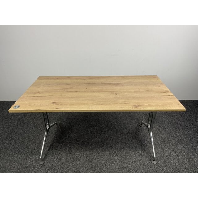 Vitra Ad Hoc Zit- Zit Bureau - Elektrisch Verstelbaar | 160 x 80 cm Vitra Ad Hoc Zit- Zit Bureau - Elektrisch Verstelbaar | 160 x 80 cm