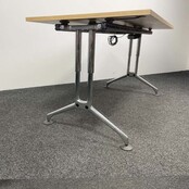 Vitra Ad Hoc Zit- Zit Bureau - Elektrisch Verstelbaar | 160 x 80 cm Vitra Ad Hoc Zit- Zit Bureau - Elektrisch Verstelbaar | 160 x 80 cm