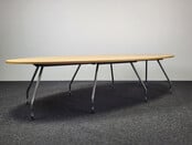 Vitra Vergadertafel - Ovaal | 300 x 130 cm Vitra Vergadertafel - Ovaal | 300 x 130 cm