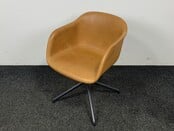 Muuto Fiber Stoel - Cognac