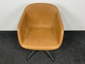 Muuto Fiber Stoel - Cognac