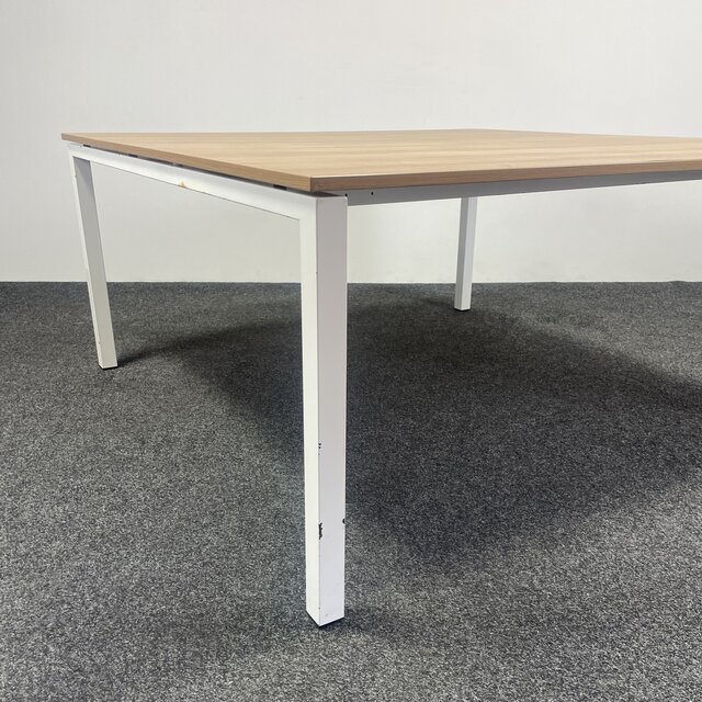 Vergadertafel met Havanna Blad | 160 x 160 cm (bxd) Vergadertafel met Havanna Blad | 160 x 160 cm (bxd)