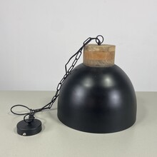 Zwarte Hanglamp Met Houten Detail