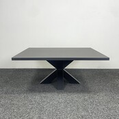 Zwarte Salontafel Met Metalen Kruispoot