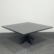 Zwarte Salontafel Met Metalen Kruispoot