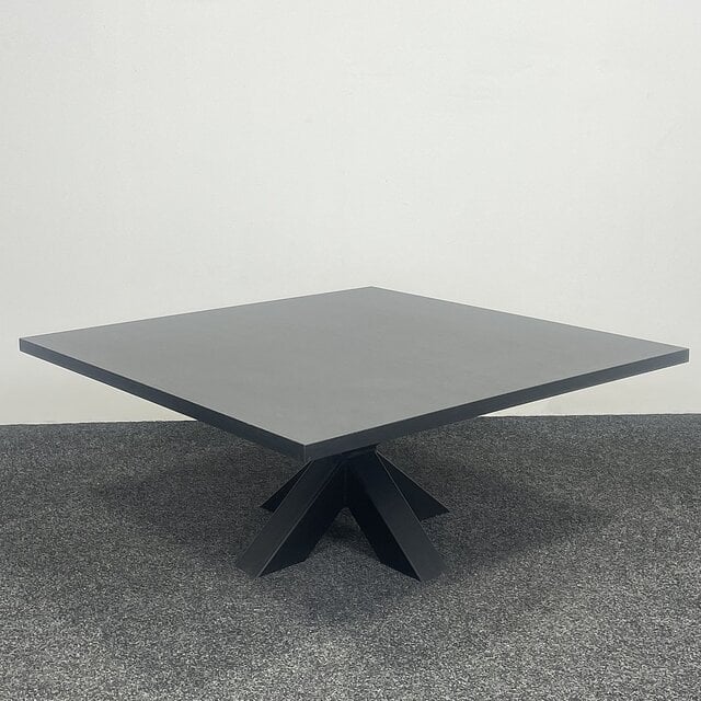 Zwarte Salontafel Met Metalen Kruispoot