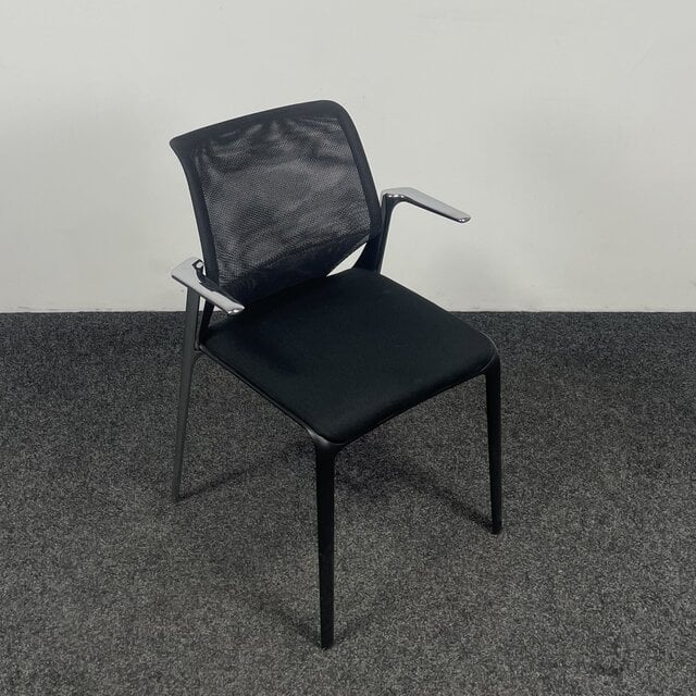 Vitra Medaslim Vergaderstoel - Met Armleggers