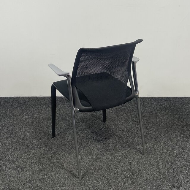 Vitra Medaslim Vergaderstoel - Met Armleggers