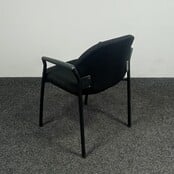 Ahrend 320 Vergaderstoel - Schuine Armleggers - Zwart Onderstel