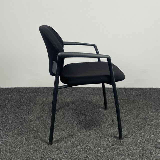 Gebruikte Ahrend 320 Vergaderstoel - Schuine Armleggers - Zwart Onderstel