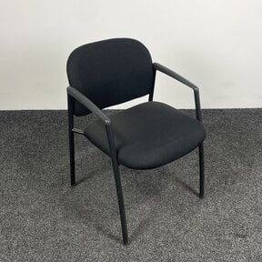 Ahrend 320 Vergaderstoel - Rechte Armleggers - Zwart Onderstel