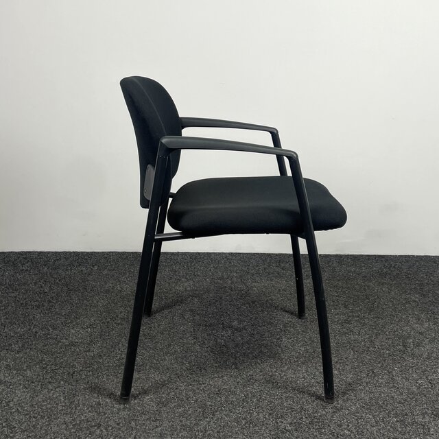 Ahrend 320 Vergaderstoel - Rechte Armleggers - Zwart Onderstel