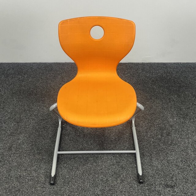 Oranje Schoolstoel - PantoSwing Lupo | M Kuipzitting