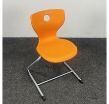 Oranje Schoolstoel - PantoSwing Lupo | M Kuipzitting