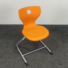 Oranje Schoolstoel - PantoSwing Lupo | M Kuipzitting