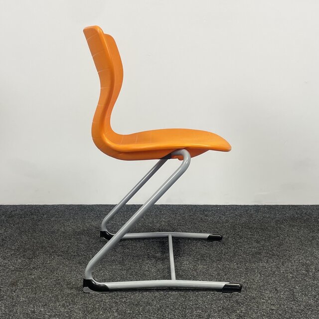 Oranje Schoolstoel - PantoSwing Lupo | M Kuipzitting