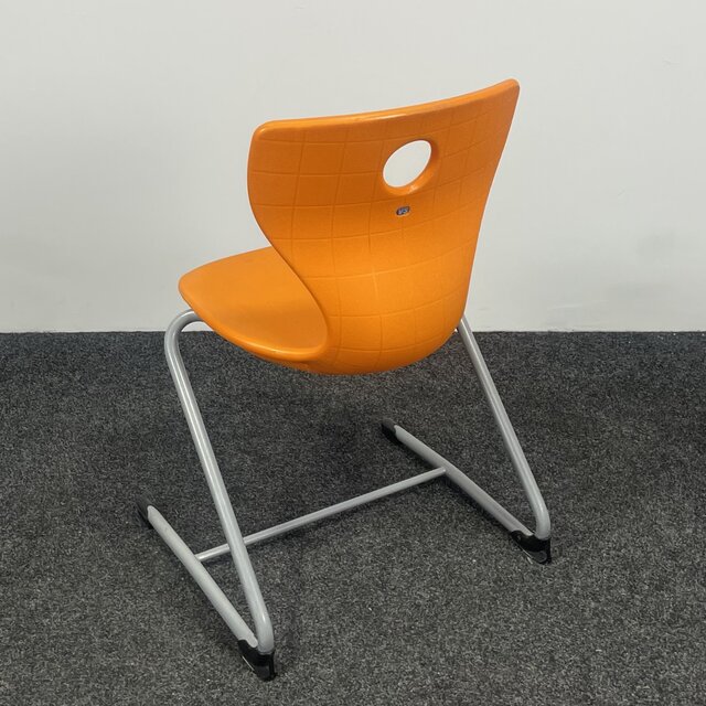 Oranje Schoolstoel - PantoSwing Lupo | M Kuipzitting
