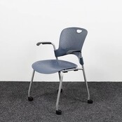 Herman Miller Caper Stoel Met Armleuningen - Blauw