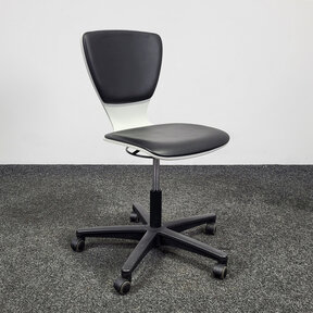 Ahrend Werkstoel - Zwart / Witte Zitting