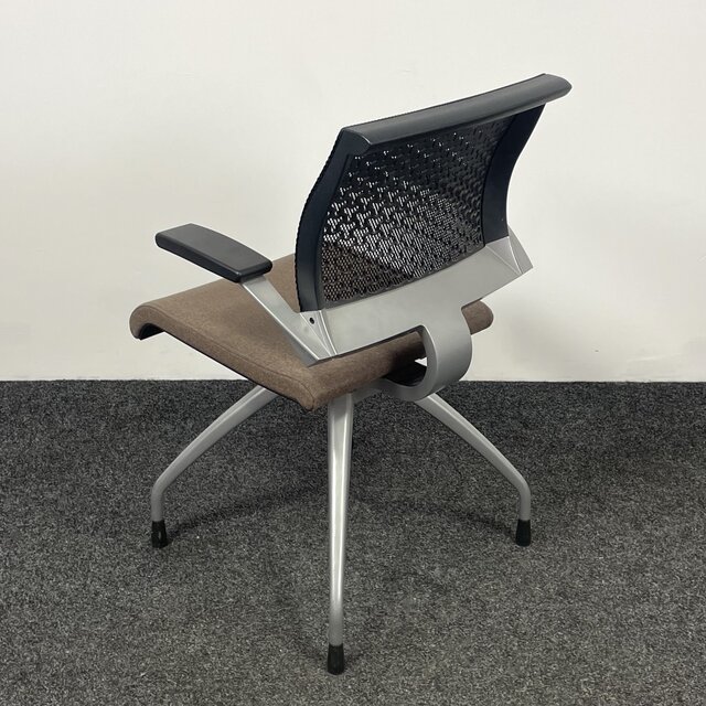 Ahrend 240 Vergaderstoel - Bruine Zitting