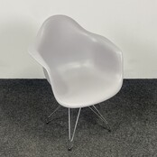 Lichtgrijze Kuipstoel - Chroom Onderstel