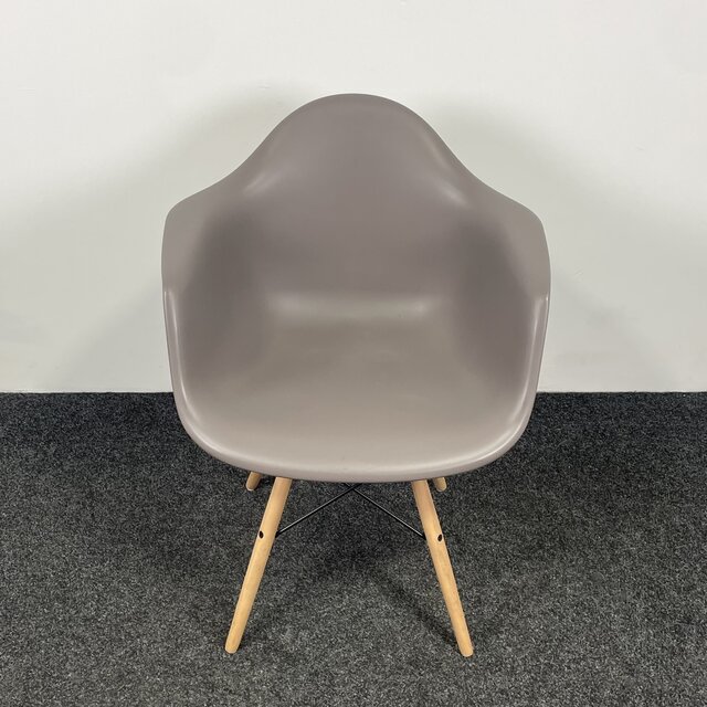 Taupe Kuipstoel - Houten Onderstel