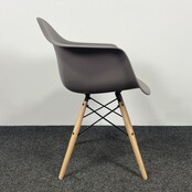 Taupe Kuipstoel - Houten Onderstel