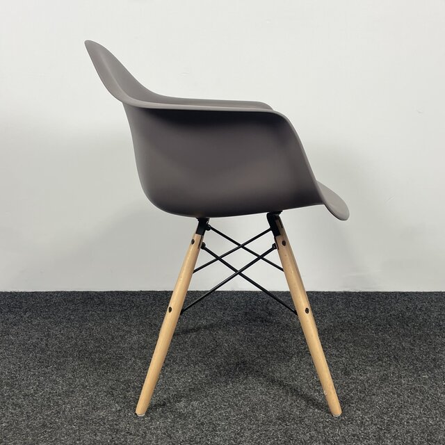 Taupe Kuipstoel - Houten Onderstel