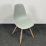 Kantinestoel Lichtgrijs - Houten Onderstel