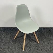 Kantinestoel Lichtgrijs - Houten Onderstel