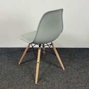 Kantinestoel Lichtgrijs - Houten Onderstel