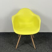 Lichtgele Kuipstoel - Houten Onderstel