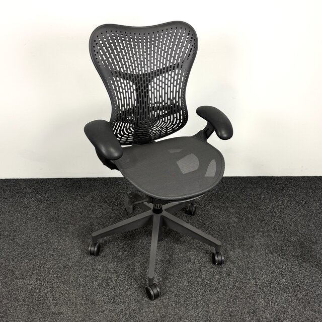 Bureaustoel Herman Miller Mirra 2 | Triflex Graphite
