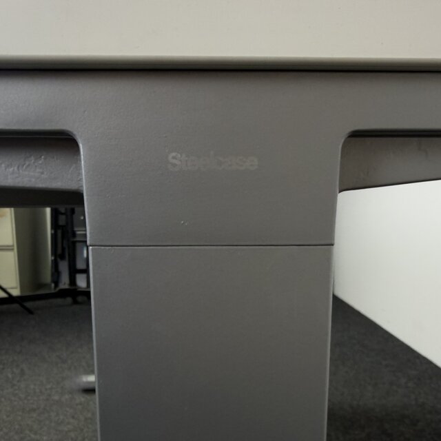 Steelcase Slinger Verstelbaar Bureau | 160 x 80 cm