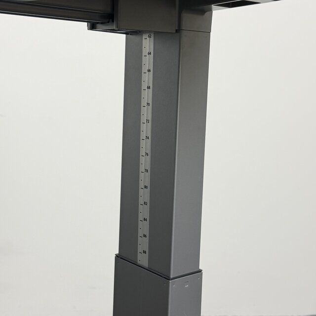 Steelcase Slinger Verstelbaar Bureau | 160 x 80 cm