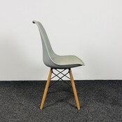 Grijze Kuipstoel - Houten Onderstel