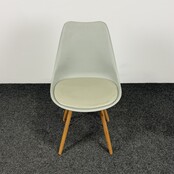 Grijze Kuipstoel - Houten Onderstel