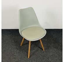 Grijze Kuipstoel - Houten Onderstel