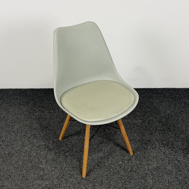 Grijze Kuipstoel - Houten Onderstel