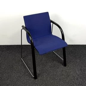 Vergaderstoel Thonet S320 - Blauw / Zwart