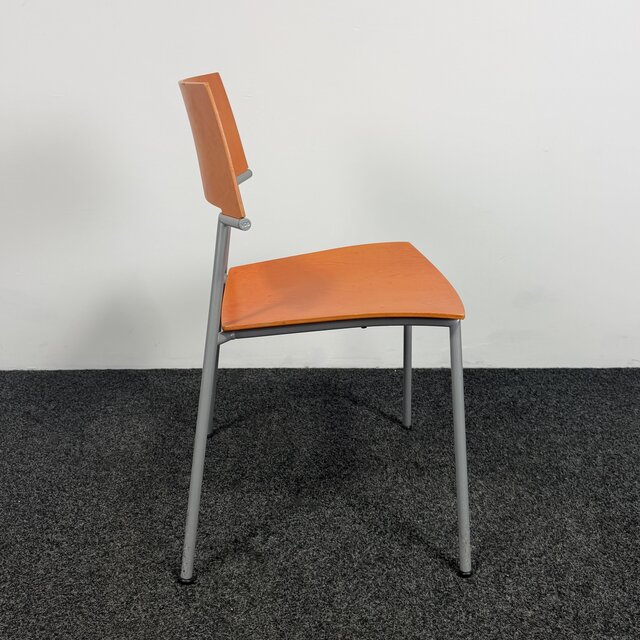 Van Der Sluis Quasi Stoel | Oranje