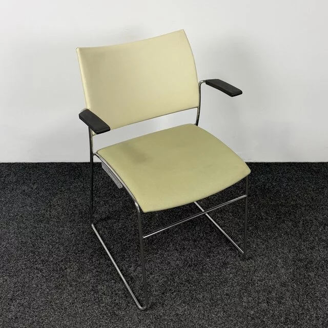 Casala Curvy Vergaderstoel | Crème / Lichtgroen