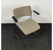 HOWE 40/4 Vergaderstoel | Beige