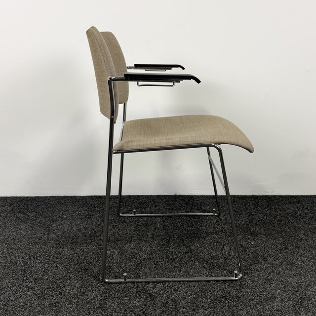 HOWE 40/4 Vergaderstoel | Beige