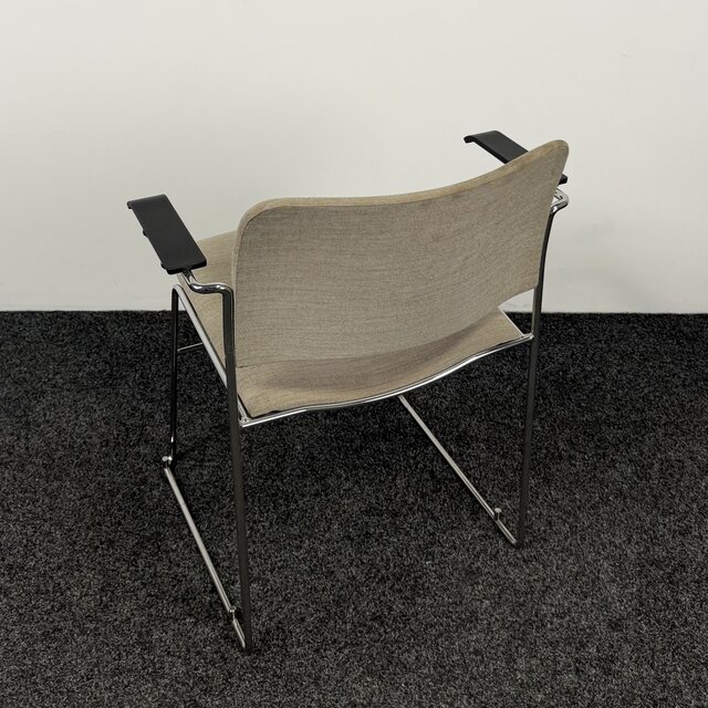 HOWE 40/4 Vergaderstoel | Beige