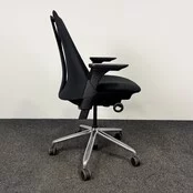 Refurbished Herman Miller Sayl Bureaustoel - Zwart